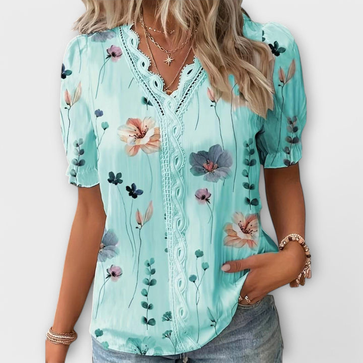Fashionable Blouse with Pointed Neckline